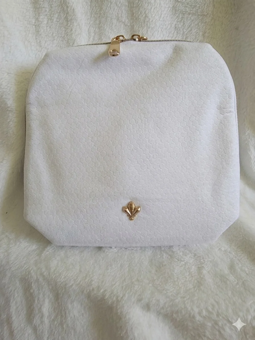NIB Guerlain Paris Luxury White Velour Cosmetic Bag – Gold Bee Pouch